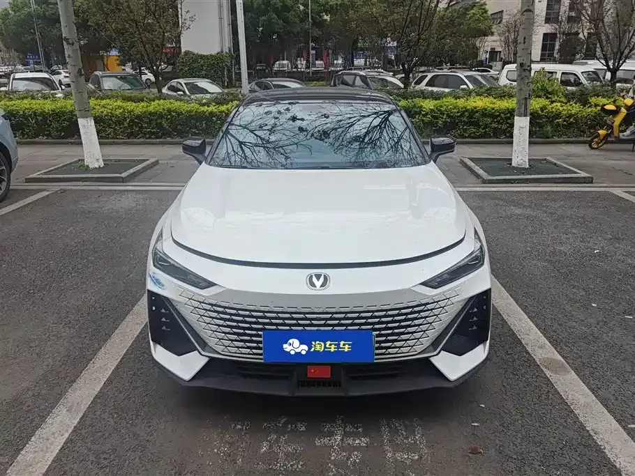 Changan UNI-V iDD — фото 10