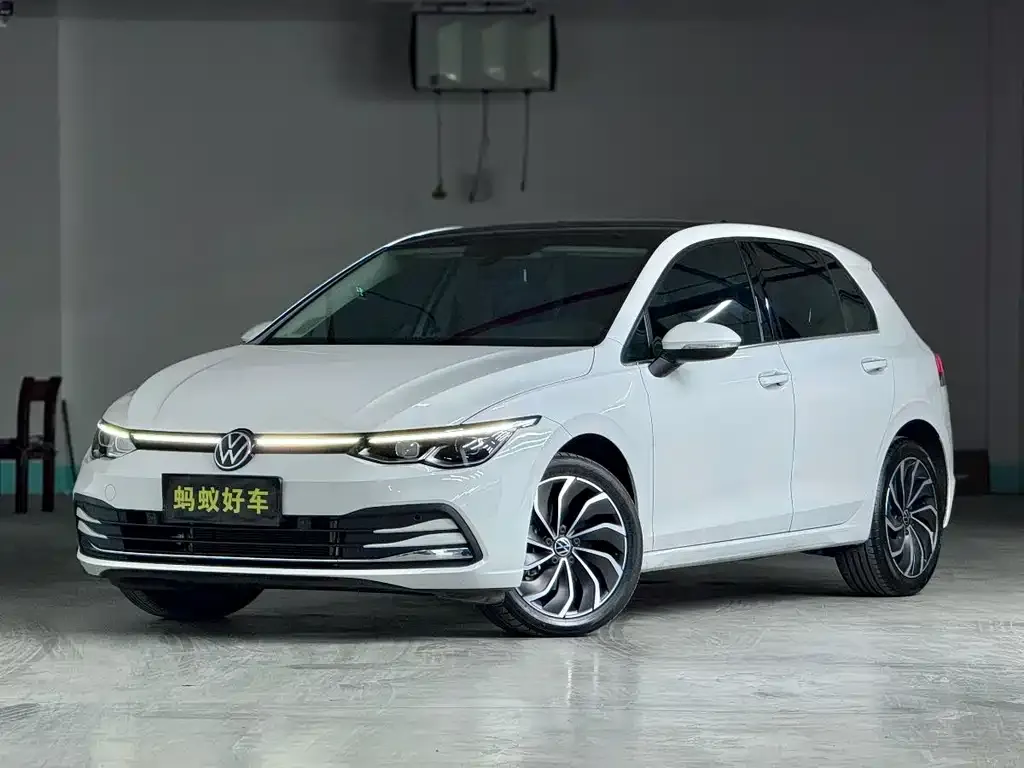 Volkswagen Golf 2023 из CN, фото 1