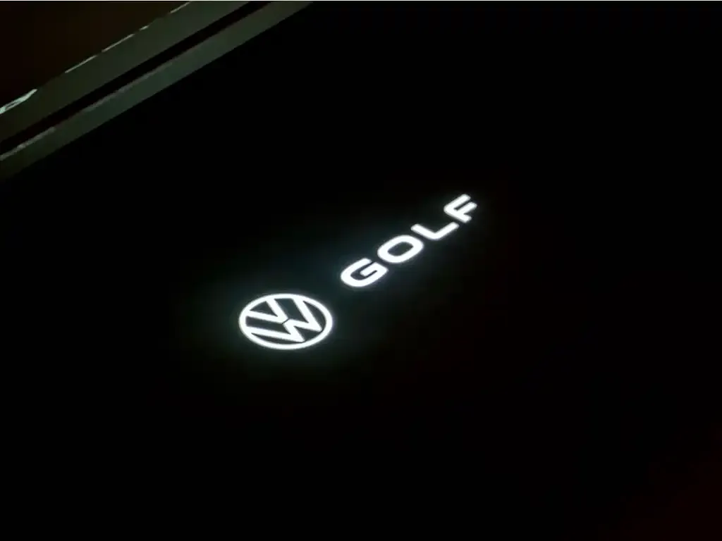 Volkswagen Golf 2023 из CN, фото 2