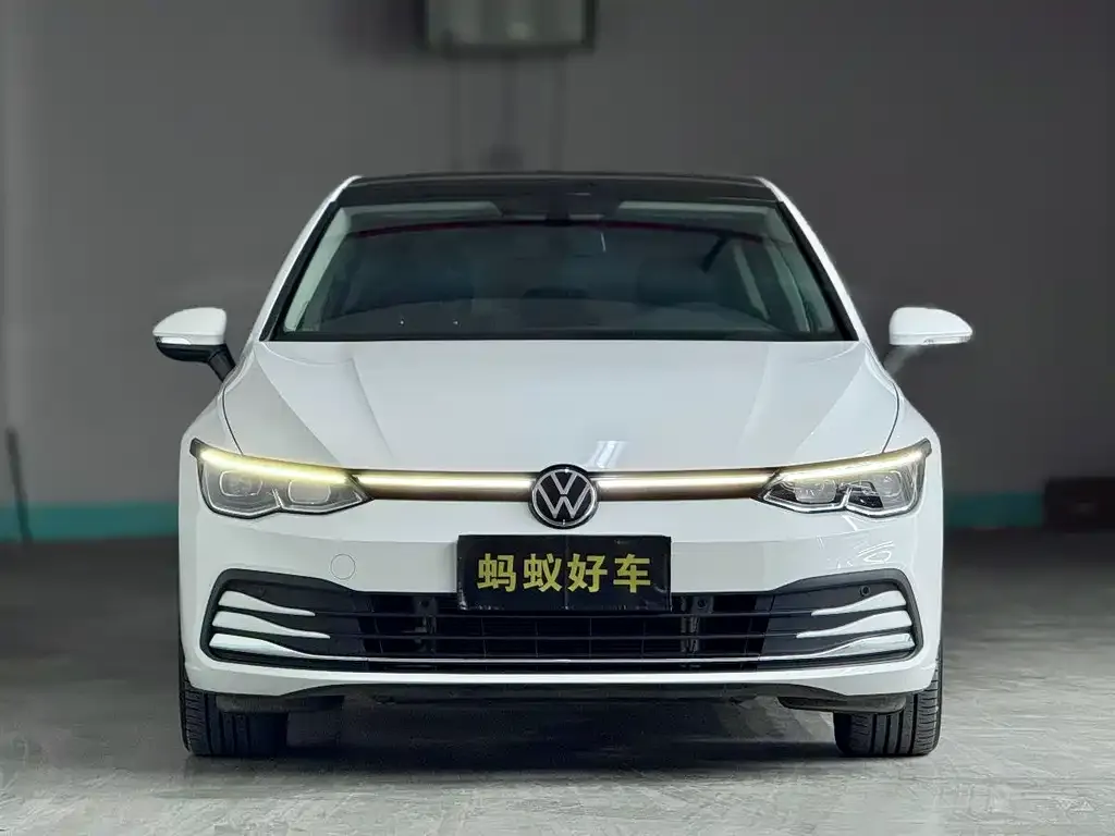 Volkswagen Golf 2023 из CN, фото 3