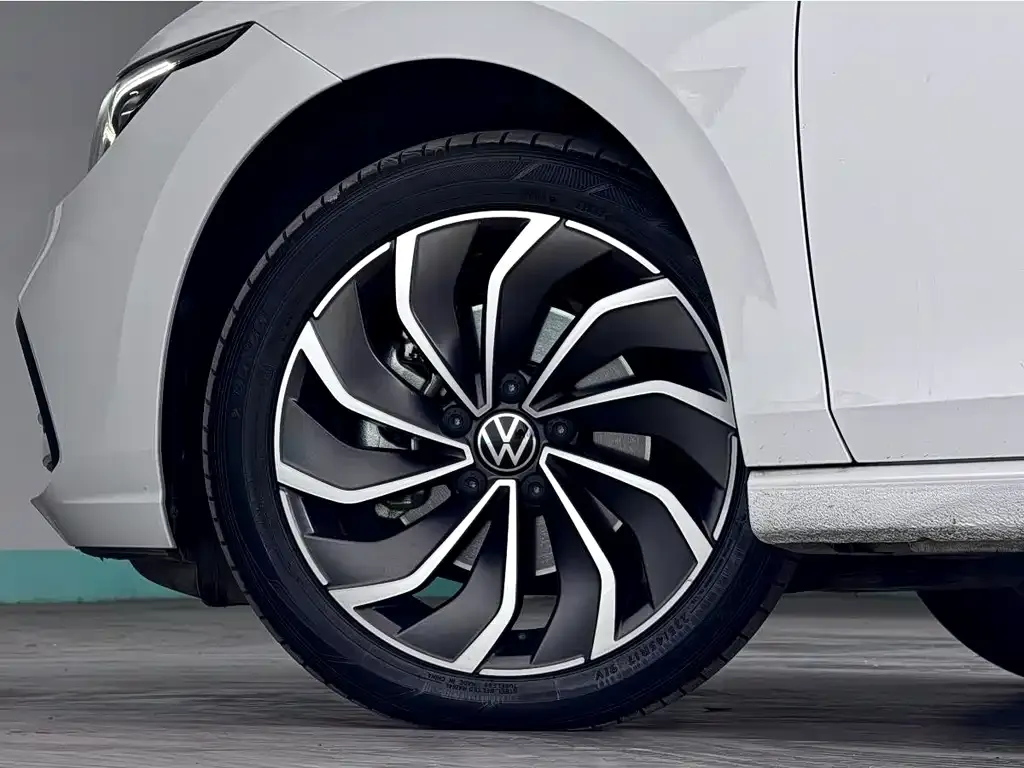 Volkswagen Golf 2023 из CN, фото 9