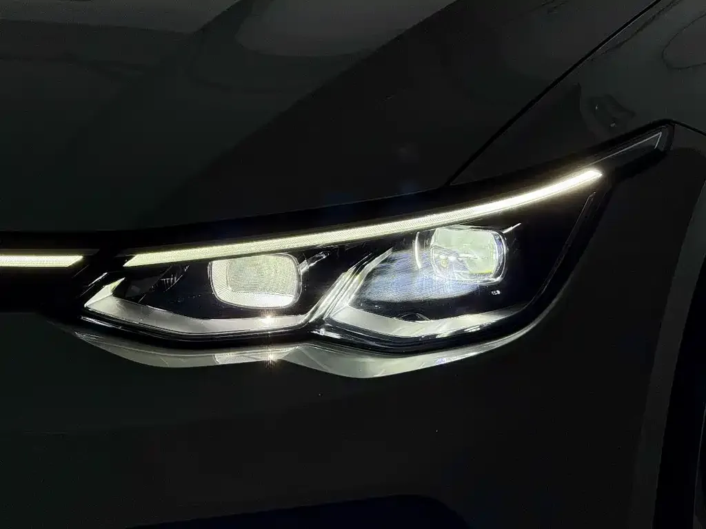 Volkswagen Golf 2023 из CN, фото 10
