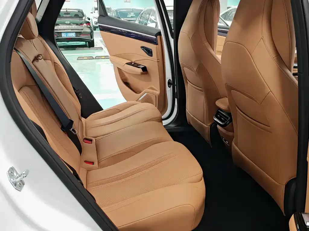 Geely Galaxy L7 — фото 7
