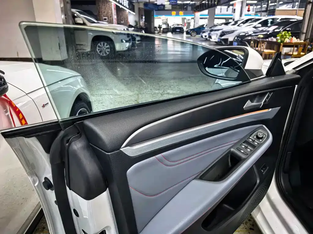 Volkswagen Lamando 2023 из CN, фото 9