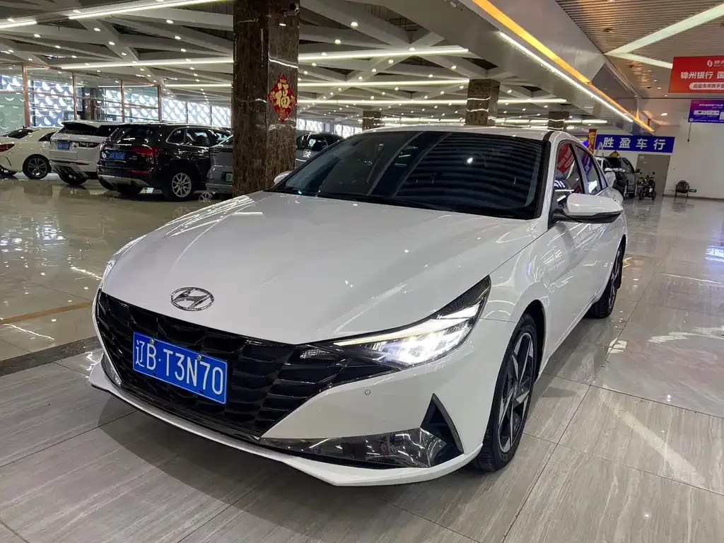 Hyundai Elantra 2022 из CN, фото 1