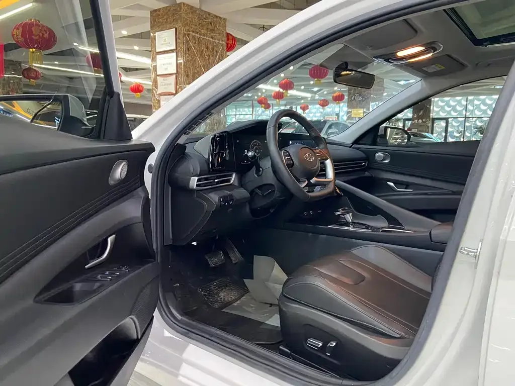 Hyundai Elantra 2022 из CN, фото 8