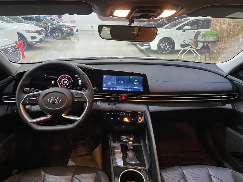 Hyundai Elantra 2022 из CN, фото 3