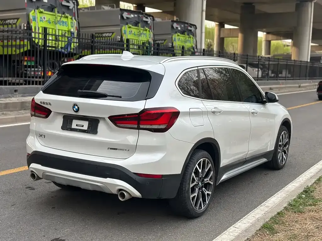 BMW X1 — фото 2