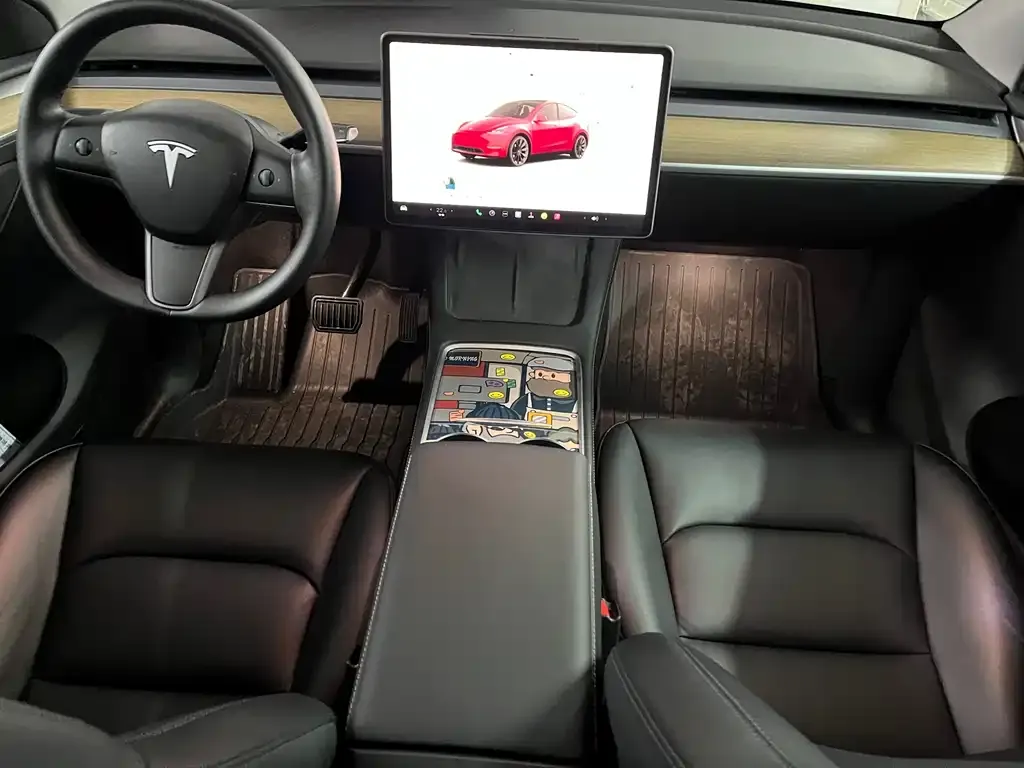 Tesla Model Y — фото 8