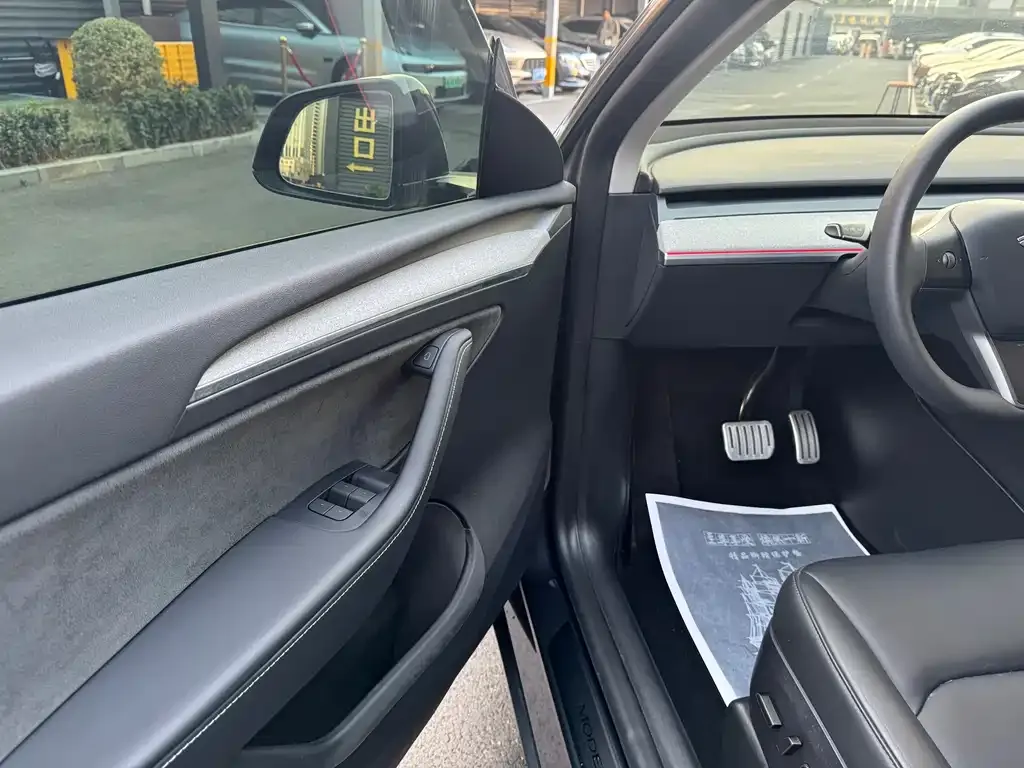 Tesla Model 3 — фото 4