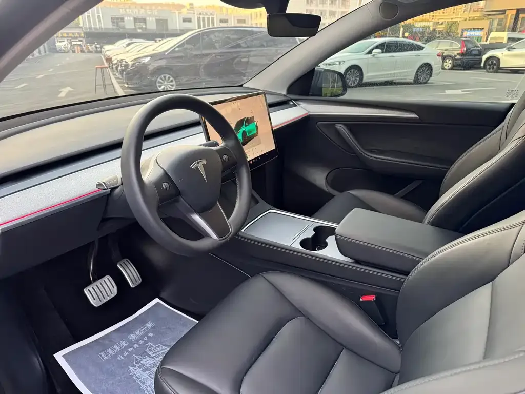 Tesla Model 3 — фото 3