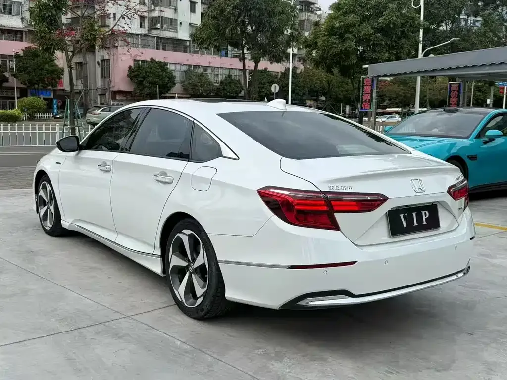Honda Inspire — фото 8