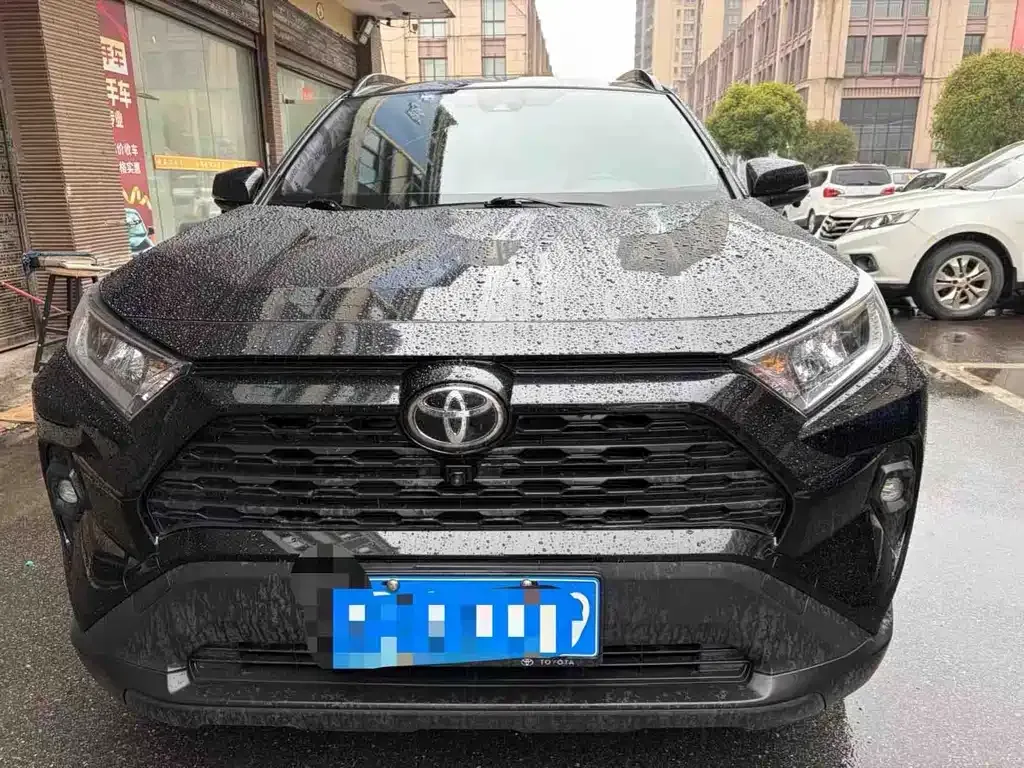 Toyota RAV4 — фото 4