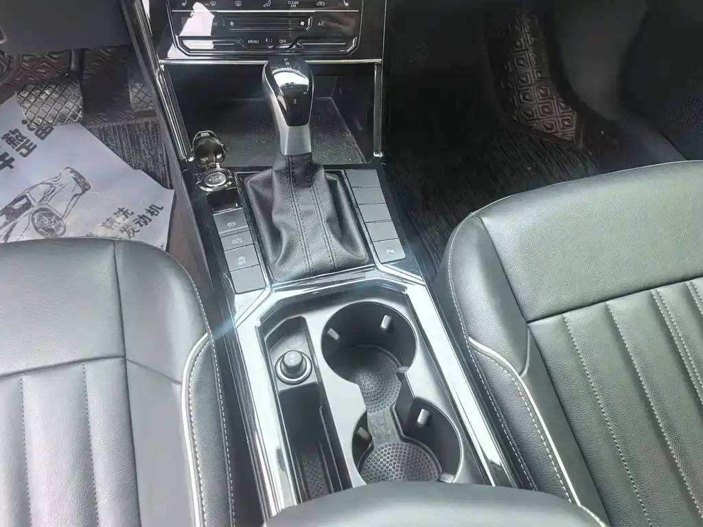 Volkswagen Passat 2023 из CN, фото 7