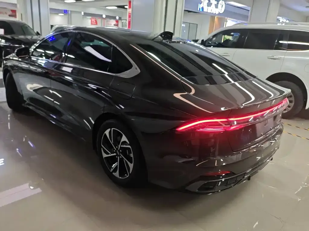 Lincoln Z 2023 из CN, фото 2