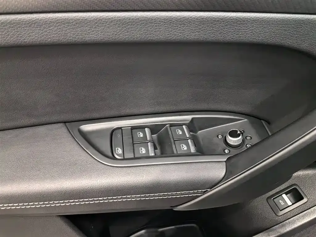 Audi Q5L 2022 из CN, фото 6