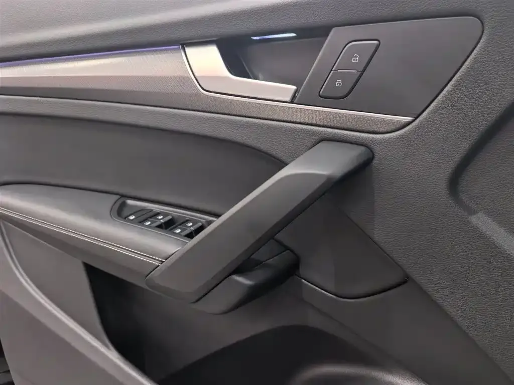 Audi Q5L 2022 из CN, фото 2