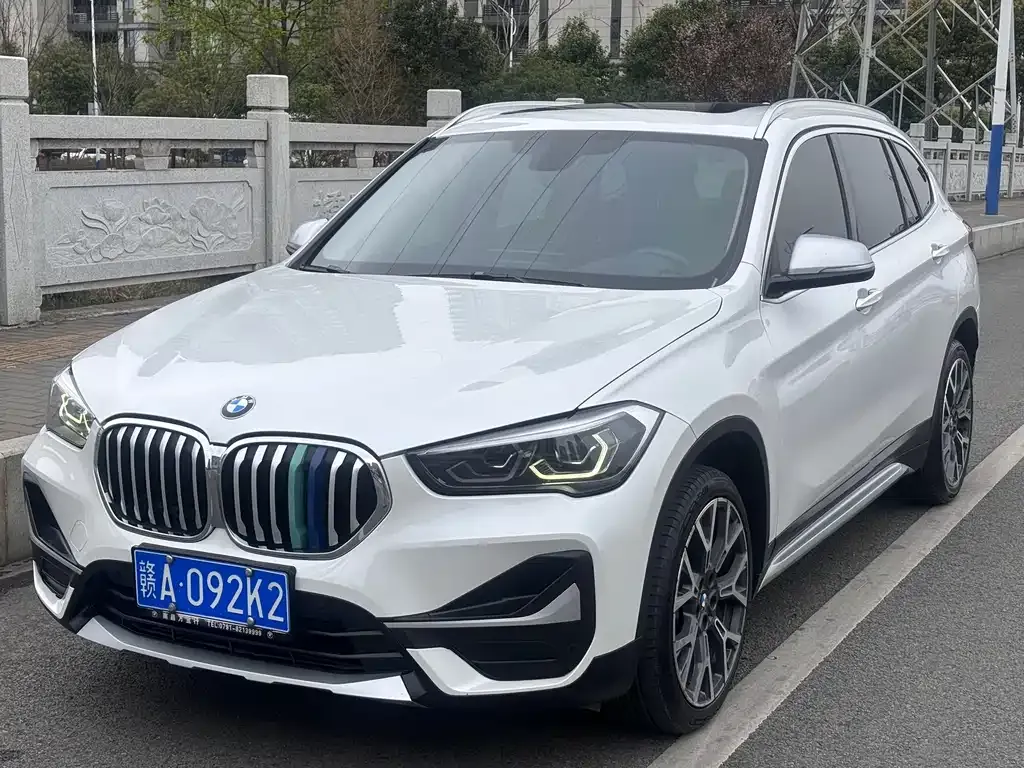 BMW X1 — фото 1