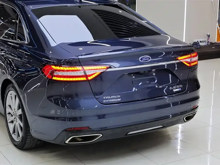 Ford Taurus 2021 из CN, фото 7