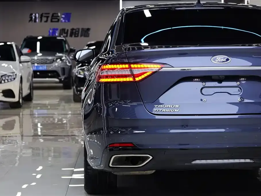 Ford Taurus 2021 из CN, фото 5