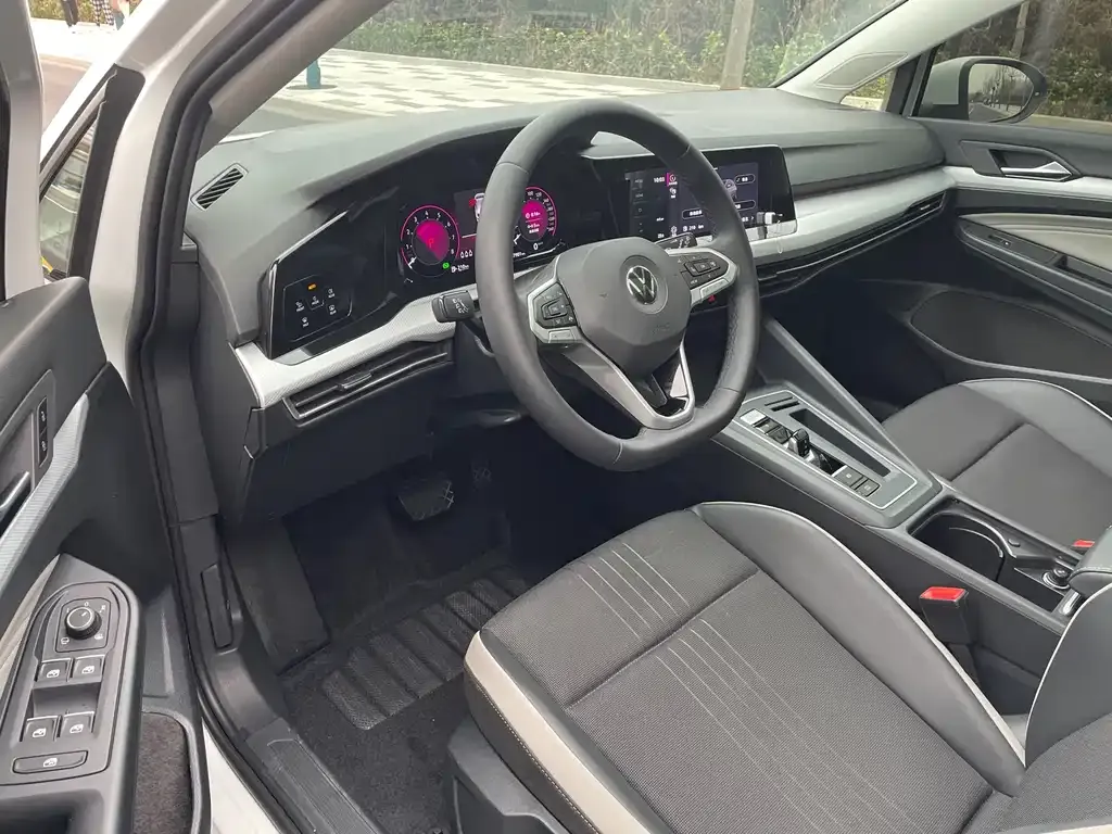 Volkswagen Golf 2022 из CN, фото 4