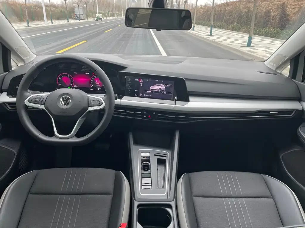Volkswagen Golf 2022 из CN, фото 3