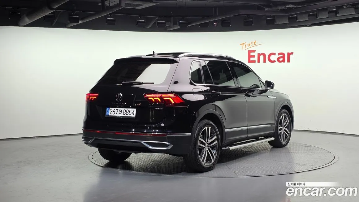 Volkswagen Tiguan — фото 8