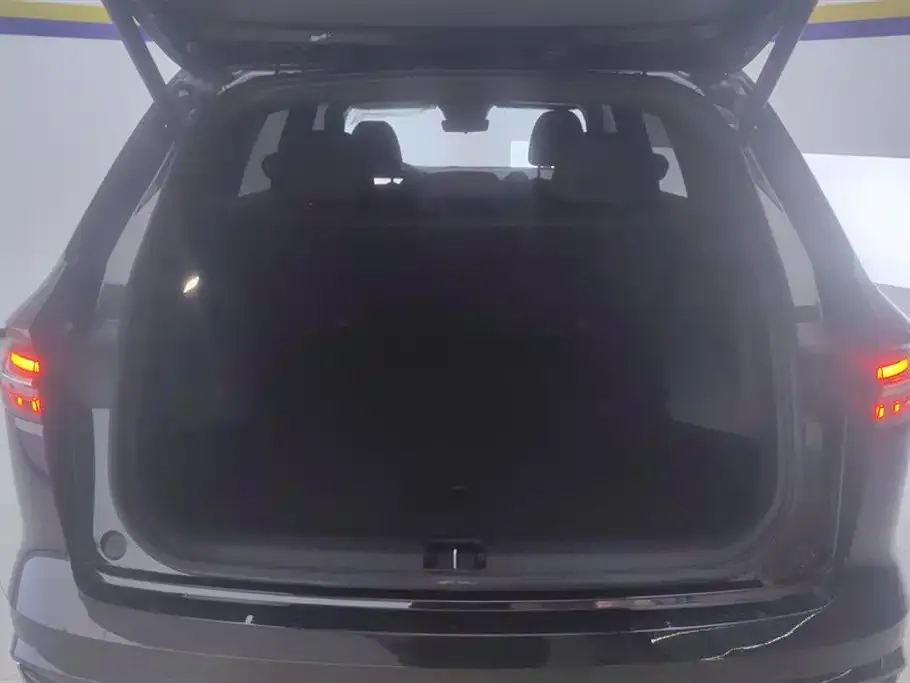 Geely Xingyue L 2025 из CN, фото 2