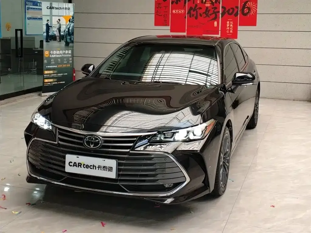 Toyota Avalon — фото 1