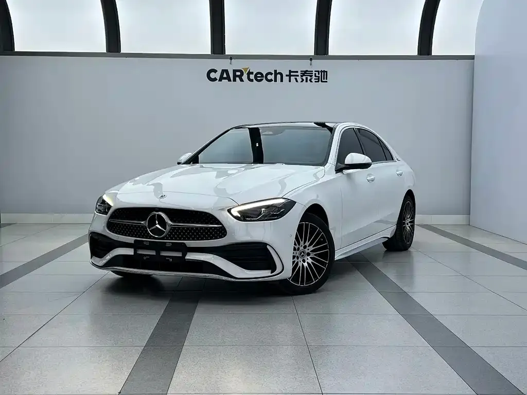 Mercedes-Benz C-Class — фото 1