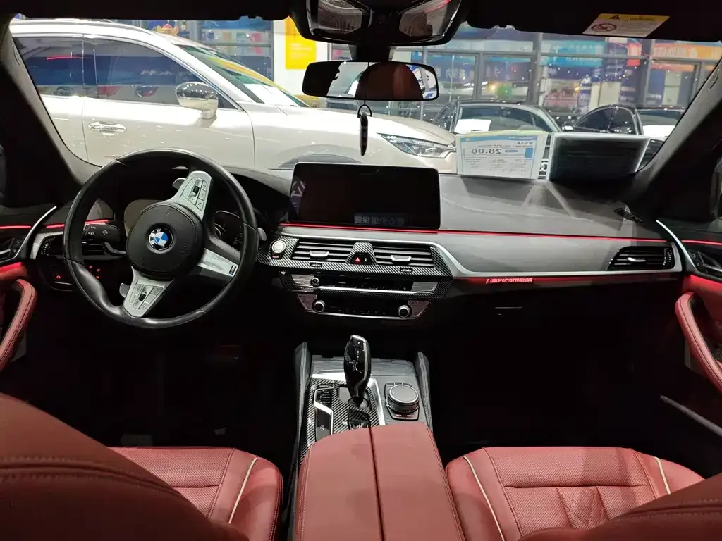 BMW 5 Series 2023 из CN, фото 2