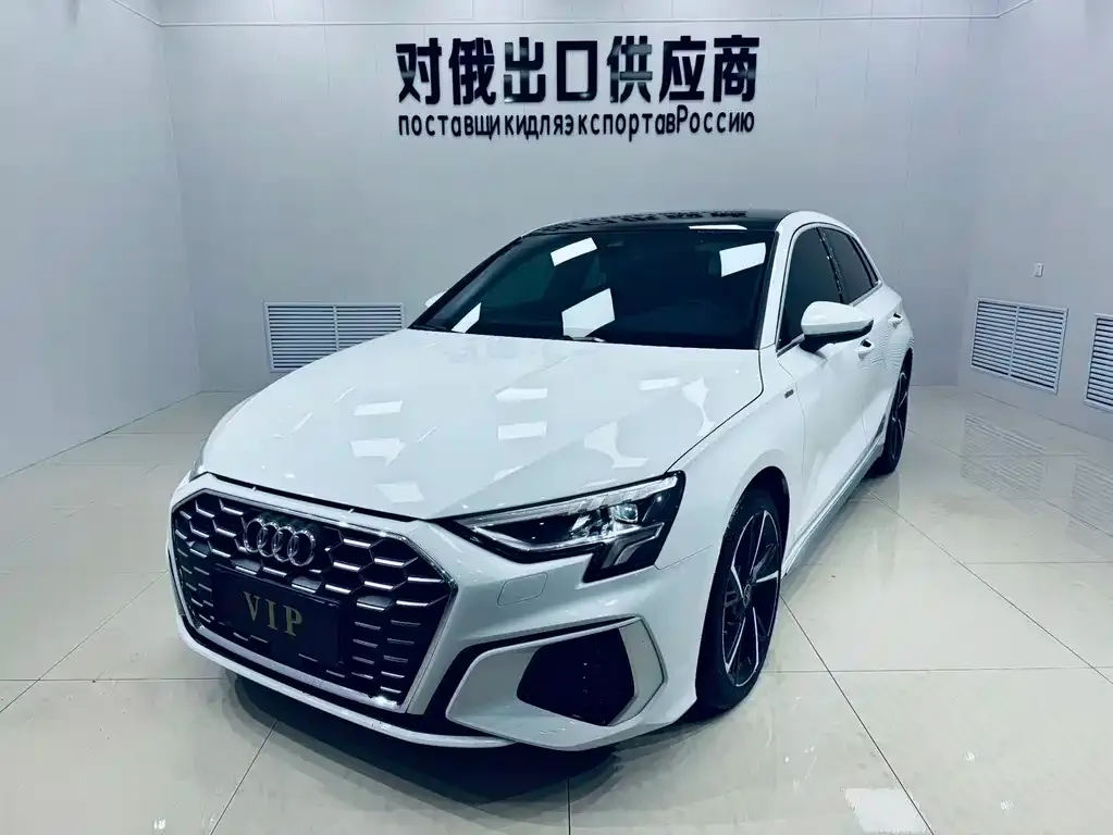 Audi A3 2023 из CN, фото 1