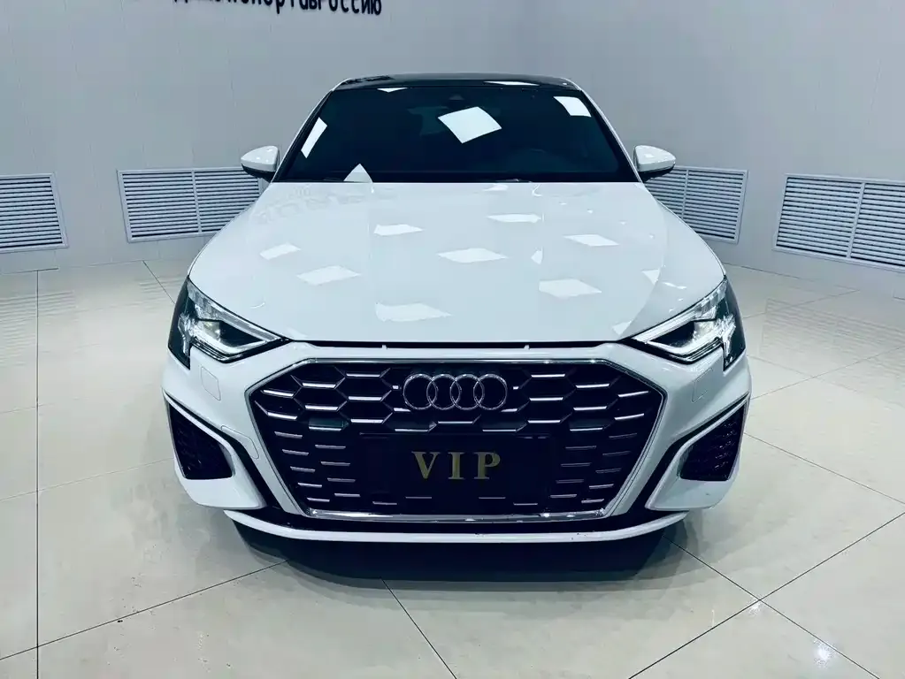Audi A3 2023 из CN, фото 2