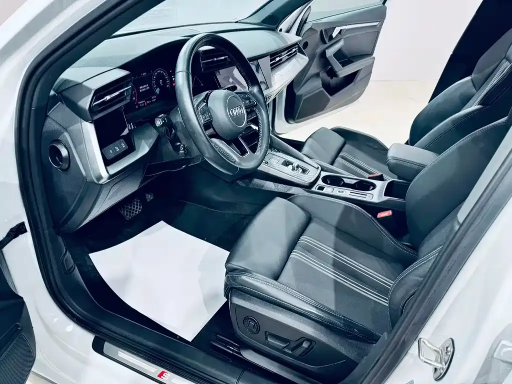 Audi A3 2023 из CN, фото 8