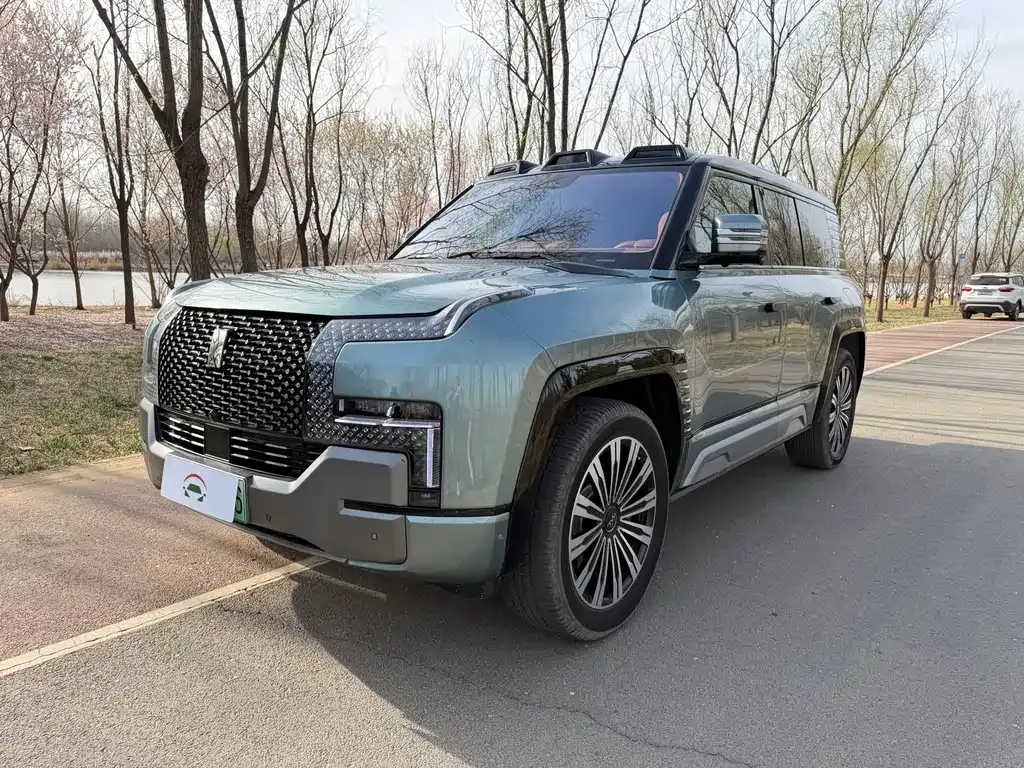 Yangwang U8