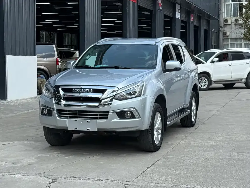 Isuzu MU-X 2021 из CN, фото 1
