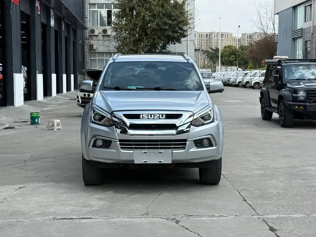 Isuzu MU-X 2021 из CN, фото 6