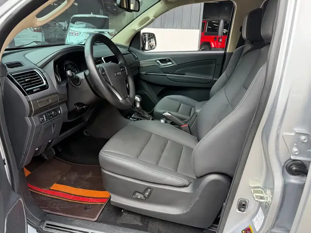 Isuzu MU-X 2021 из CN, фото 3