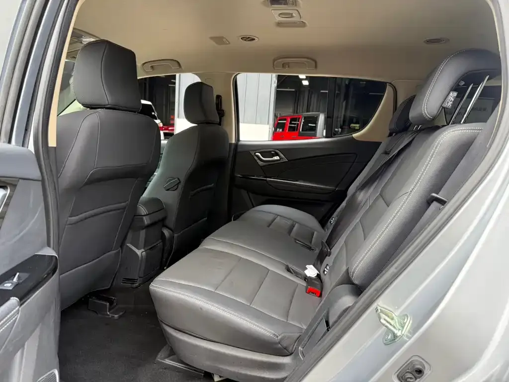 Isuzu MU-X 2021 из CN, фото 4