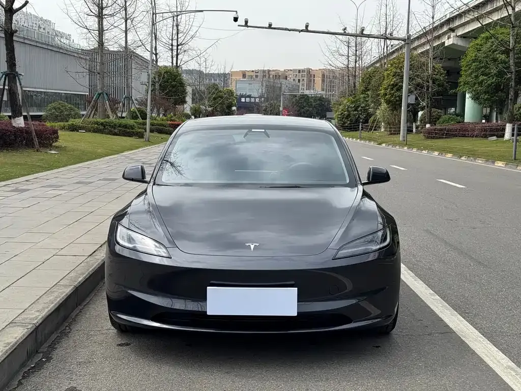 Tesla Model 3 — фото 6