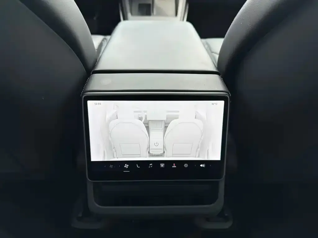 Tesla Model 3 — фото 3