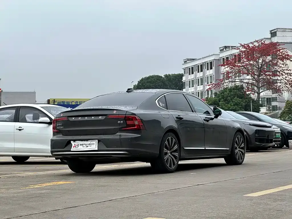 Volvo S90 — фото 3