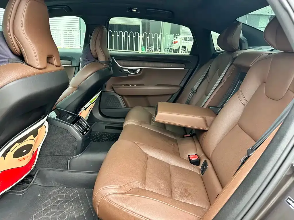 Volvo S90 — фото 10