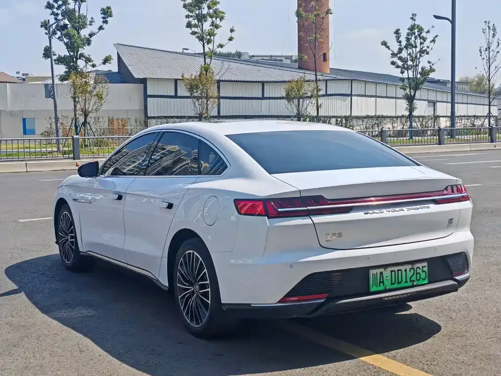 BYD Han — фото 10