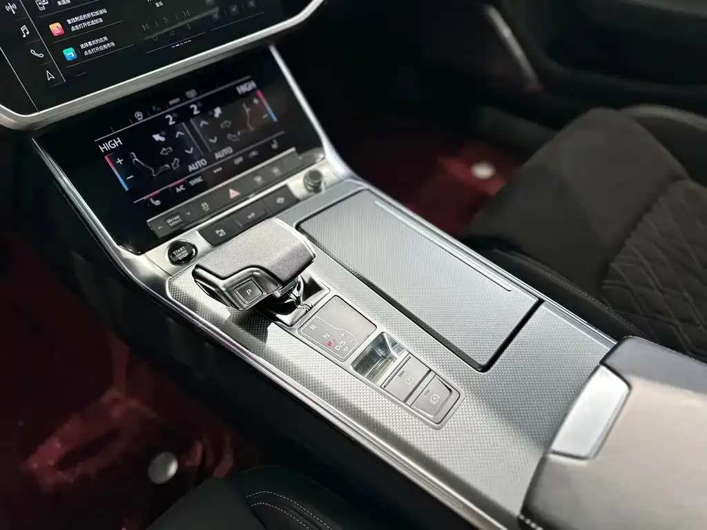 Audi A7L — фото 7