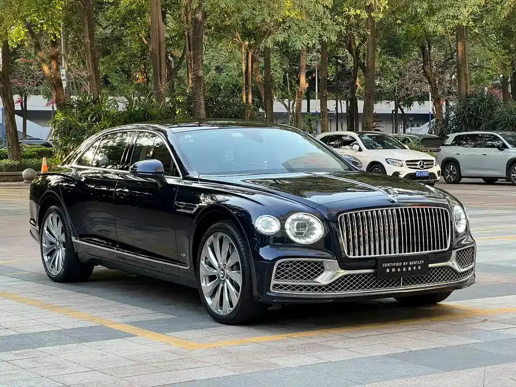 Bentley Flying Spur — фото 8