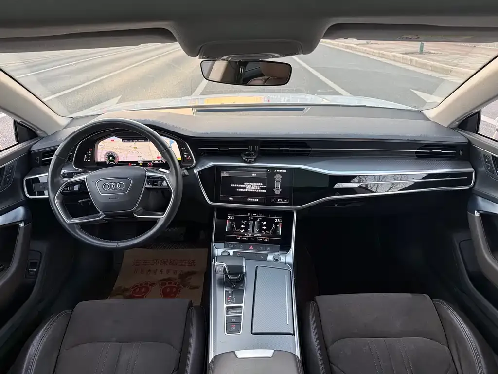 Audi A7L 2022 из CN, фото 4