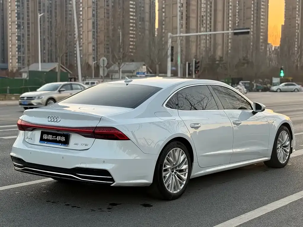 Audi A7L 2022 из CN, фото 7