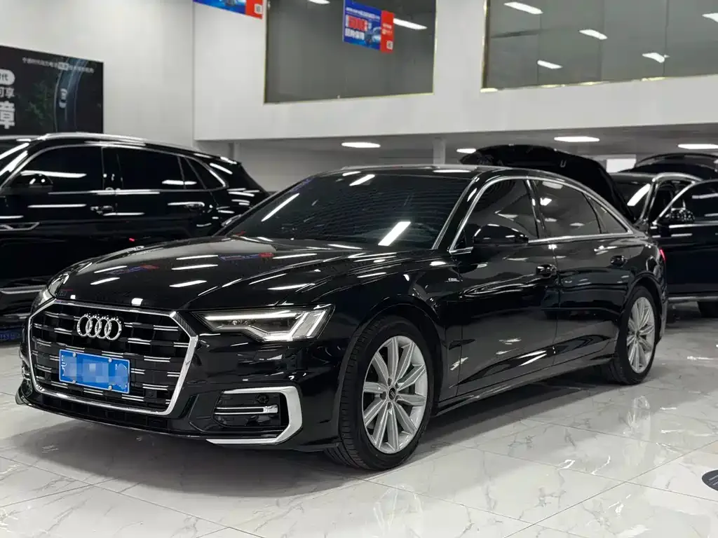Audi A6L — фото 1
