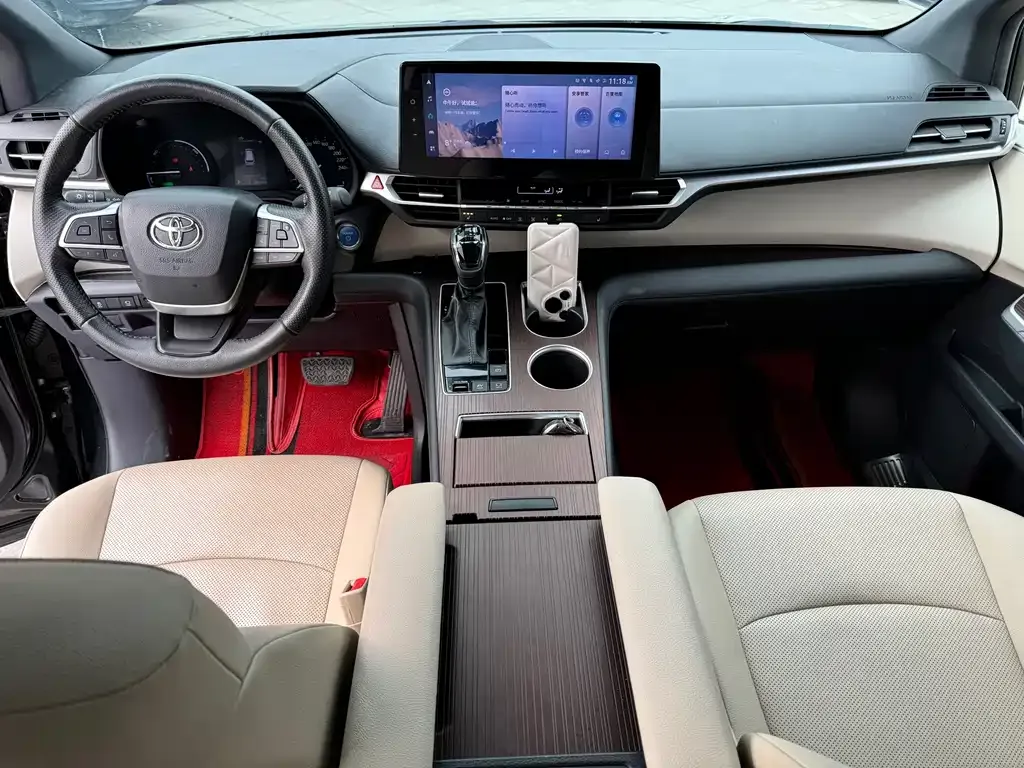 Toyota Granvia — фото 4
